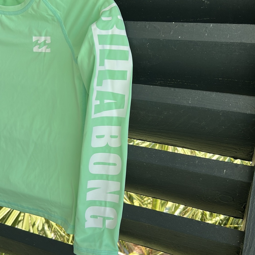 Billabong Rash Guard - Picture 4 of 5
